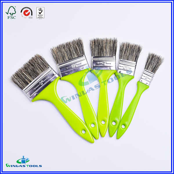 Plastic handle paint brush